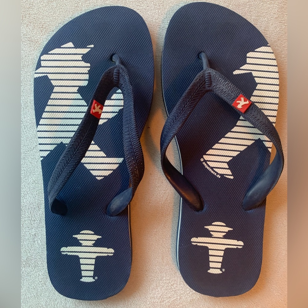 Ampelmann flip flops men size 9